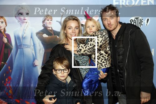 Amsterdam 16 november 2019
Premiere Frozen 2 in Tuschinski. Loes Haverkort met man en kinderen