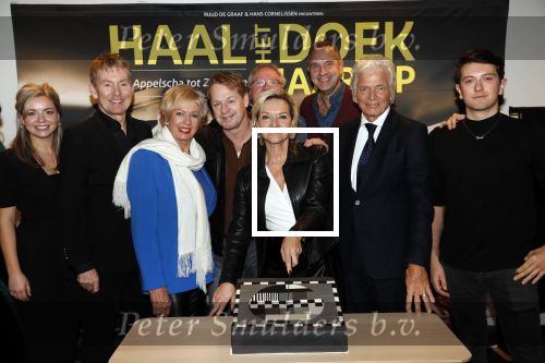 Utrecht 2 december 2019
eerste repetitiedag/lezing van Haal Het Doek Maar Op met oa 
Tony Neef
Jordy van Loon
Julia Berendse
Dook van Dijck
Willemijn Maandag
Jordy van Loon
Hans Cornelissen
Ria Valk en Ben Cramer