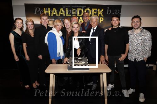 Utrecht 2 december 2019
eerste repetitiedag/lezing van Haal Het Doek Maar Op met oa 
Tony Neef
Jordy van Loon
Julia Berendse
Dook van Dijck
Willemijn Maandag
Jordy van Loon
Hans Cornelissen
Ria Valk en Ben Cramer