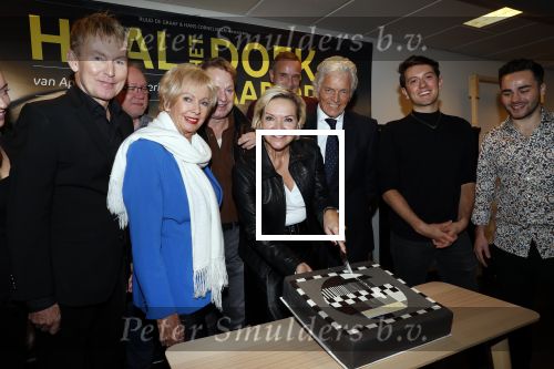 Utrecht 2 december 2019
eerste repetitiedag/lezing van Haal Het Doek Maar Op met oa 
Tony Neef
Jordy van Loon
Julia Berendse
Dook van Dijck
Willemijn Maandag
Jordy van Loon
Hans Cornelissen
Ria Valk en Ben Cramer
