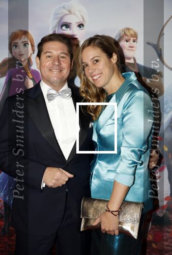 Amsterdam 16 november 2019
Premiere Frozen 2 in Tuschinski. martijn Krabbe met zijn vrouw Deborah en kinderen Achilles en Michelle