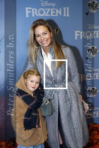 Amsterdam 16 november 2019
Premiere Frozen 2 in Tuschinski. Melissa Drost en haar dochter