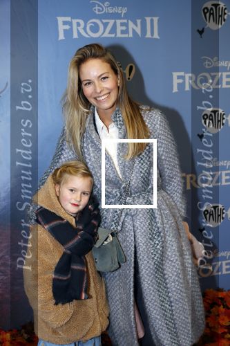 Amsterdam 16 november 2019
Premiere Frozen 2 in Tuschinski. Melissa Drost en haar dochter