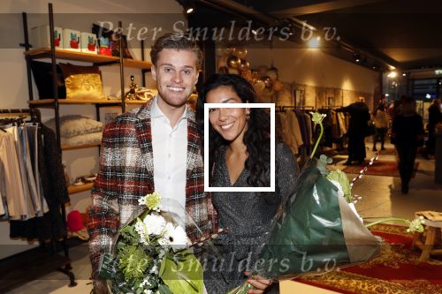 Beverwijk 23 november 2019
Opening winkel van Moise Trustfull in het centrum van Beverwijk.
Haar vader Orlando en moeder Quinty zijn natuurlijk aanwezig. Moise met vriend Kaj v d Voort