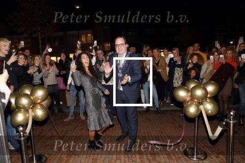 Beverwijk 23 november 2019
Opening winkel van Moise Trustfull in het centrum van Beverwijk.
Haar vader Orlando en moeder Quinty zijn natuurlijk aanwezig. Moise met de loco burgemeester