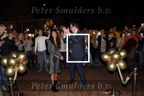 Beverwijk 23 november 2019
Opening winkel van Moise Trustfull in het centrum van Beverwijk.
Haar vader Orlando en moeder Quinty zijn natuurlijk aanwezig. Moise met de loco burgemeester