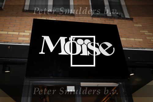 Beverwijk 23 november 2019
Opening winkel van Moise Trustfull in het centrum van Beverwijk.
Haar vader Orlando en moeder Quinty zijn natuurlijk aanwezig.