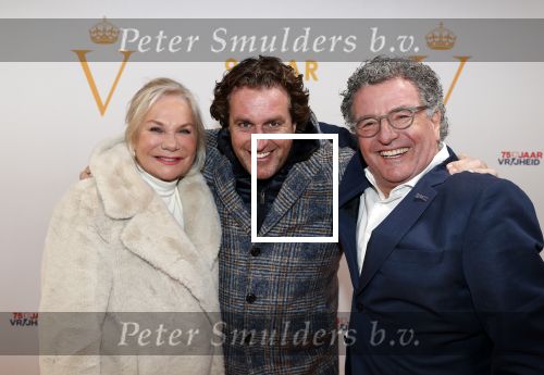 Katwijk 30 oktober 2019
9 jaar soldaat van Oranje in de hangar op vliegveld Valkenburg . Monique v d Ven met haar man Edwin de Vries en Edwin Smulders