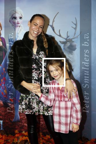 Amsterdam 16 november 2019
Premiere Frozen 2 in Tuschinski. Nicolette Kluijver kwam met haar dochter