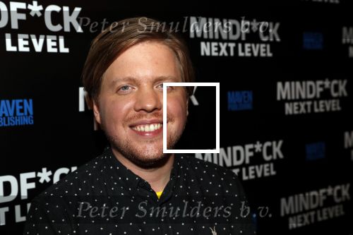 Amsterdam 25 november 2019
Boekpresentatie Victor Mids en Oscar Verpoort ( MINDFUCK) in het Amstel Hotel . Hans Kazan krijgt het eerdste exemplaar.