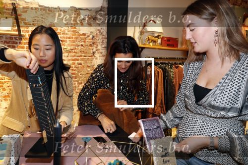 Beverwijk 23 november 2019
Opening winkel van Moise Trustfull in het centrum van Beverwijk.
Haar vader Orlando en moeder Quinty zijn natuurlijk aanwezig.