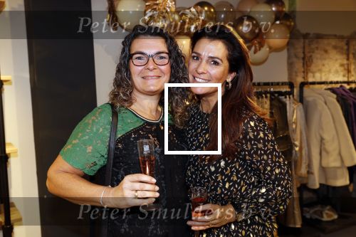 Beverwijk 23 november 2019
Opening winkel van Moise Trustfull in het centrum van Beverwijk.
Haar vader Orlando en moeder Quinty zijn natuurlijk aanwezig.