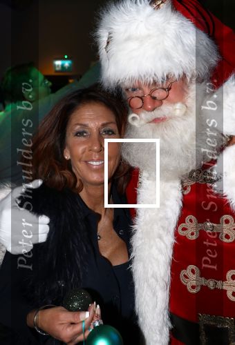 Amsterdam, 6 December 2019
Sky Radioâ€™s Christmas Tree For Charity met BN-ers
Rachel Hazes en Kerstman sky radio