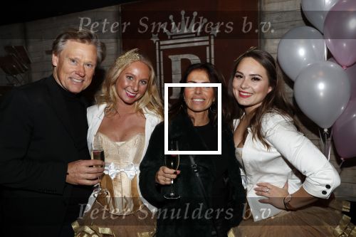 Aalsmeer 18 november 2019
Bonnie st Claire viert haar 70e verjaardag in de Praam in Aalsmeer. Rob v Nood