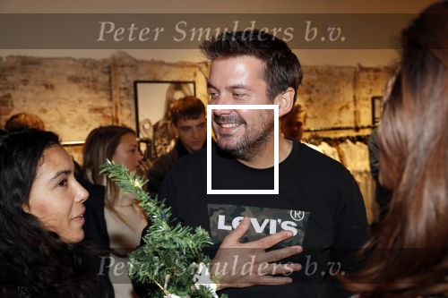 Beverwijk 23 november 2019
Opening winkel van Moise Trustfull in het centrum van Beverwijk.
Haar vader Orlando en moeder Quinty zijn natuurlijk aanwezig. Ruben Nicolai
