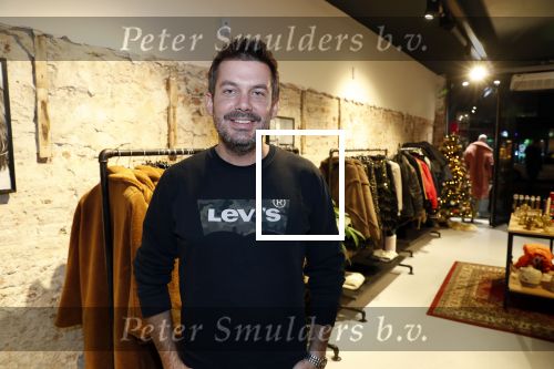 Beverwijk 23 november 2019
Opening winkel van Moise Trustfull in het centrum van Beverwijk.
Haar vader Orlando en moeder Quinty zijn natuurlijk aanwezig. Ruben Nicolai