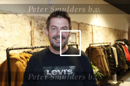 Beverwijk 23 november 2019
Opening winkel van Moise Trustfull in het centrum van Beverwijk.
Haar vader Orlando en moeder Quinty zijn natuurlijk aanwezig. Ruben Nicolai