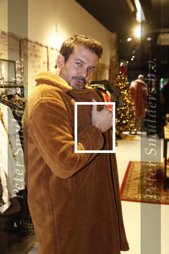Beverwijk 23 november 2019
Opening winkel van Moise Trustfull in het centrum van Beverwijk.
Haar vader Orlando en moeder Quinty zijn natuurlijk aanwezig. Ruben Nicolai