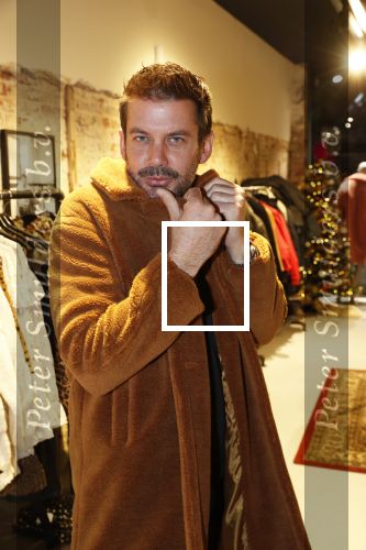 Beverwijk 23 november 2019
Opening winkel van Moise Trustfull in het centrum van Beverwijk.
Haar vader Orlando en moeder Quinty zijn natuurlijk aanwezig. Ruben Nicolai