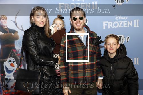 Amsterdam 16 november 2019
Premiere Frozen 2 in Tuschinski. Selwyn Senatori met vrouw en kinderen