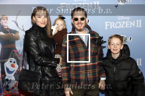 Amsterdam 16 november 2019
Premiere Frozen 2 in Tuschinski. Selwyn Senatori met vrouw en kinderen