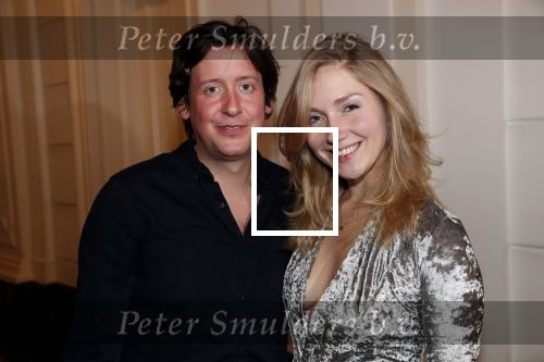 Amsterdam 25 november 2019
Boekpresentatie Victor Mids en Oscar Verpoort ( MINDFUCK) in het Amstel Hotel . Hans Kazan krijgt het eerste exemplaar. Steven Kazan met zijn vrouw Jamie Kames
