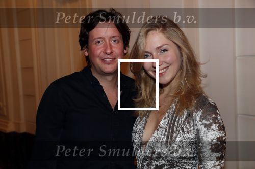 Amsterdam 25 november 2019
Boekpresentatie Victor Mids en Oscar Verpoort ( MINDFUCK) in het Amstel Hotel . Hans Kazan krijgt het eerste exemplaar. Steven Kazan met zijn vrouw Jamie Kames