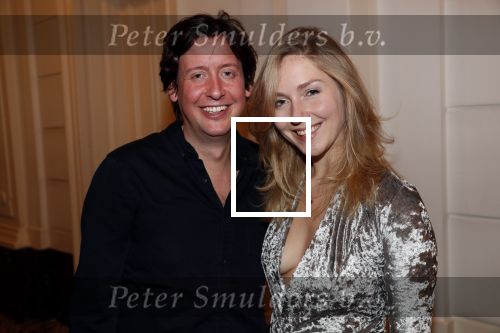 Amsterdam 25 november 2019
Boekpresentatie Victor Mids en Oscar Verpoort ( MINDFUCK) in het Amstel Hotel . Hans Kazan krijgt het eerste exemplaar. Steven Kazan met zijn vrouw Jamie Kames
