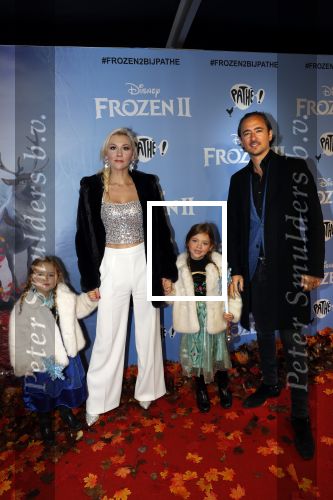 Amsterdam 16 november 2019
Premiere Frozen 2 in Tuschinski. Susanna Klibansky met man Louis en hun kinderen