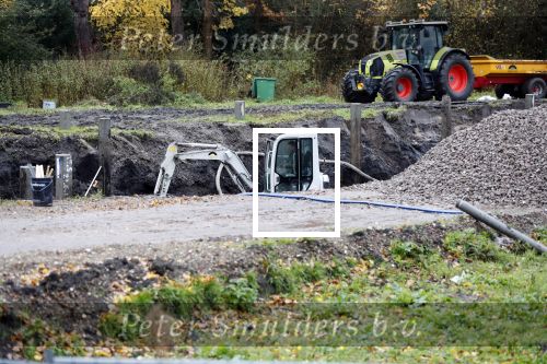 Amsterdam Ouderkerk aan de Amstel 29 november 2019
De staart van de bouw van het huis van Sven Kramer en Naomi v As is begonnen.
