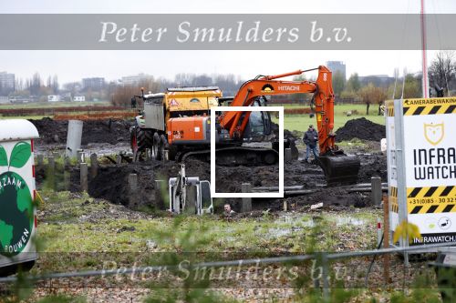 Amsterdam Ouderkerk aan de Amstel 29 november 2019
De staart van de bouw van het huis van Sven Kramer en Naomi v As is begonnen.