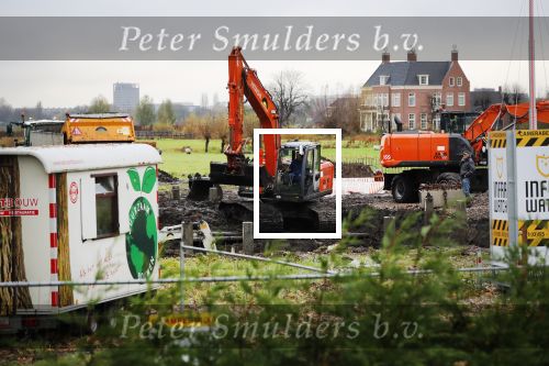 Amsterdam Ouderkerk aan de Amstel 29 november 2019
De staart van de bouw van het huis van Sven Kramer en Naomi v As is begonnen.