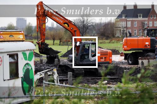 Amsterdam Ouderkerk aan de Amstel 29 november 2019
De staart van de bouw van het huis van Sven Kramer en Naomi v As is begonnen.