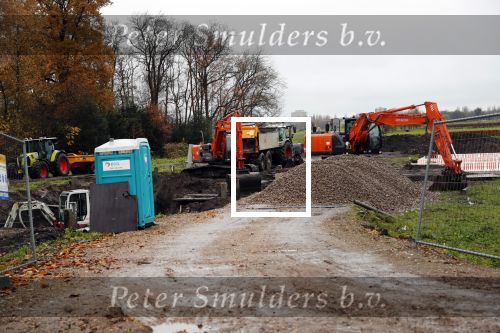 Amsterdam Ouderkerk aan de Amstel 29 november 2019
De staart van de bouw van het huis van Sven Kramer en Naomi v As is begonnen.