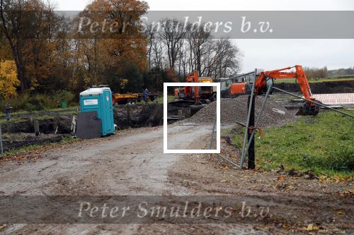Amsterdam Ouderkerk aan de Amstel 29 november 2019
De staart van de bouw van het huis van Sven Kramer en Naomi v As is begonnen.