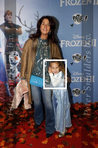Amsterdam 16 november 2019
Premiere Frozen 2 in Tuschinski. Tanja Bamberger met kleindochter