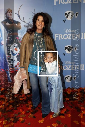 Amsterdam 16 november 2019
Premiere Frozen 2 in Tuschinski. Tanja Bamberger met kleindochter