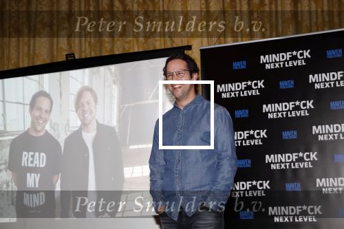 Amsterdam 25 november 2019
Boekpresentatie Victor Mids en Oscar Verpoort ( MINDFUCK) in het Amstel Hotel . Hans Kazan krijgt het eerdste exemplaar.