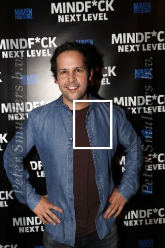 Amsterdam 25 november 2019
Boekpresentatie Victor Mids en Oscar Verpoort ( MINDFUCK) in het Amstel Hotel . Hans Kazan krijgt het eerdste exemplaar.