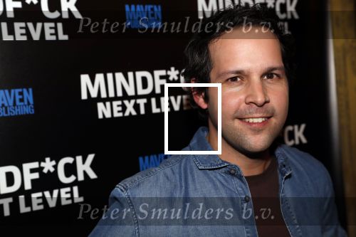Amsterdam 25 november 2019
Boekpresentatie Victor Mids en Oscar Verpoort ( MINDFUCK) in het Amstel Hotel . Hans Kazan krijgt het eerdste exemplaar.
