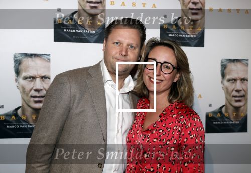 Amsterdam 2 december 2019
Boep presentatie Marco v Basten in de stadsschouwburg van Amsterdam.
Broer Wesly Bronkhorst met zijn vrouw