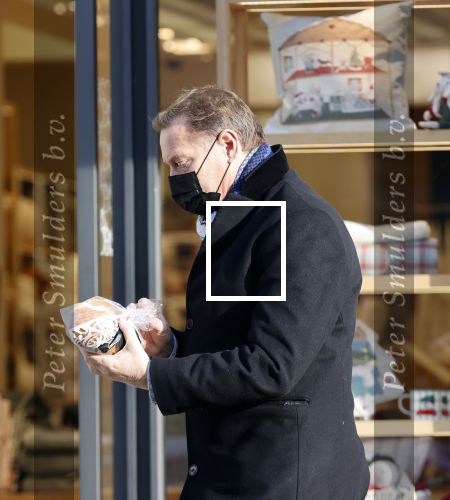 Amsterdam 25 november 2020
Albert Verlinde doet boodschappen met mondkapje