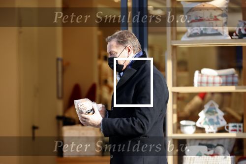 Amsterdam 25 november 2020
Albert Verlinde doet boodschappen met mondkapje