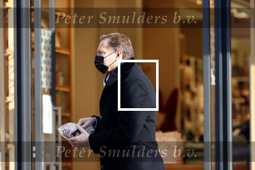 Amsterdam 25 november 2020
Albert Verlinde doet boodschappen met mondkapje
