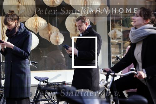 Amsterdam 25 november 2020
Albert Verlinde doet boodschappen met mondkapje
