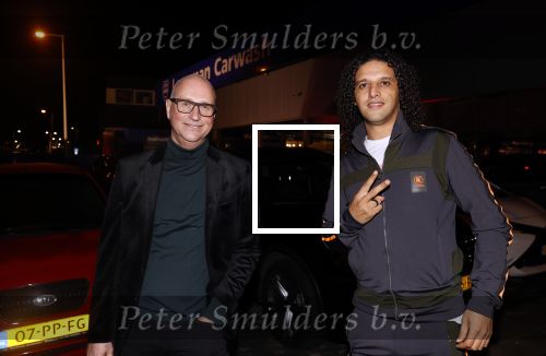 Amsterdam 12 november 2020
Famke Louise presenteert haar nieuwe cd bij Loogman in Amsterdam .Ali B met Kees Yzebaart van Loogman Carwash