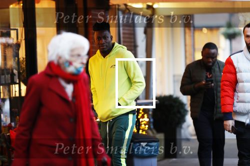 Amsterdam 10 december 2020
Andre Onana met vrienden op de cornelis schuytstraat