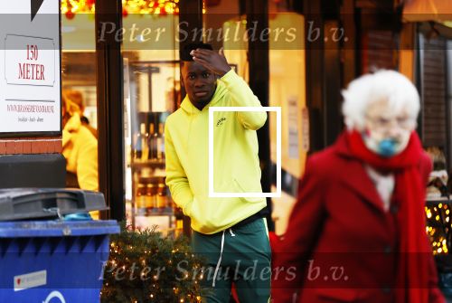Amsterdam 10 december 2020
Andre Onana met vrienden op de cornelis schuytstraat