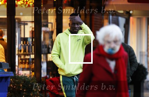 Amsterdam 10 december 2020
Andre Onana met vrienden op de cornelis schuytstraat
