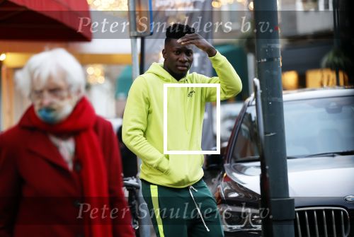 Amsterdam 10 december 2020
Andre Onana met vrienden op de cornelis schuytstraat
